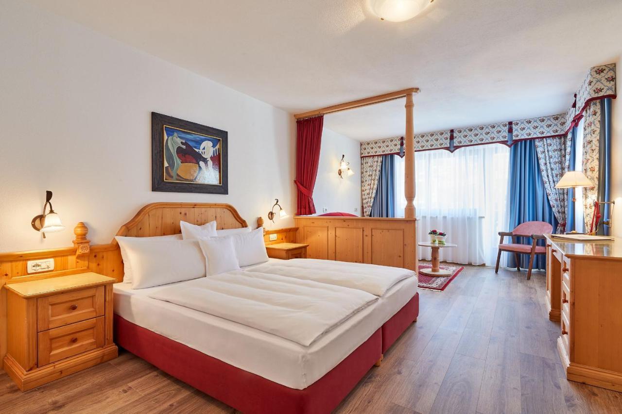Hotel Table Corvara In Badia Dış mekan fotoğraf