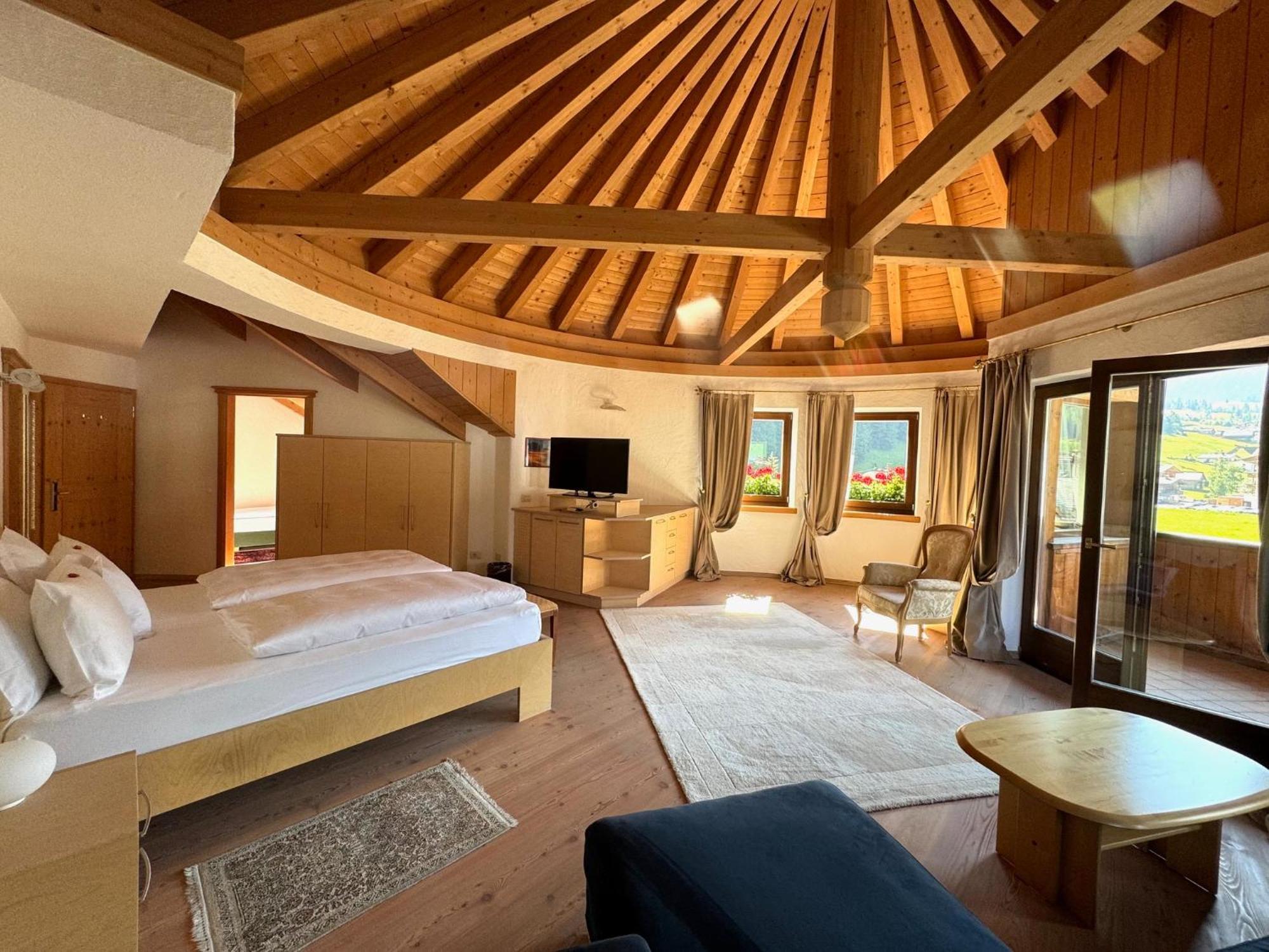 Hotel Table Corvara In Badia Dış mekan fotoğraf