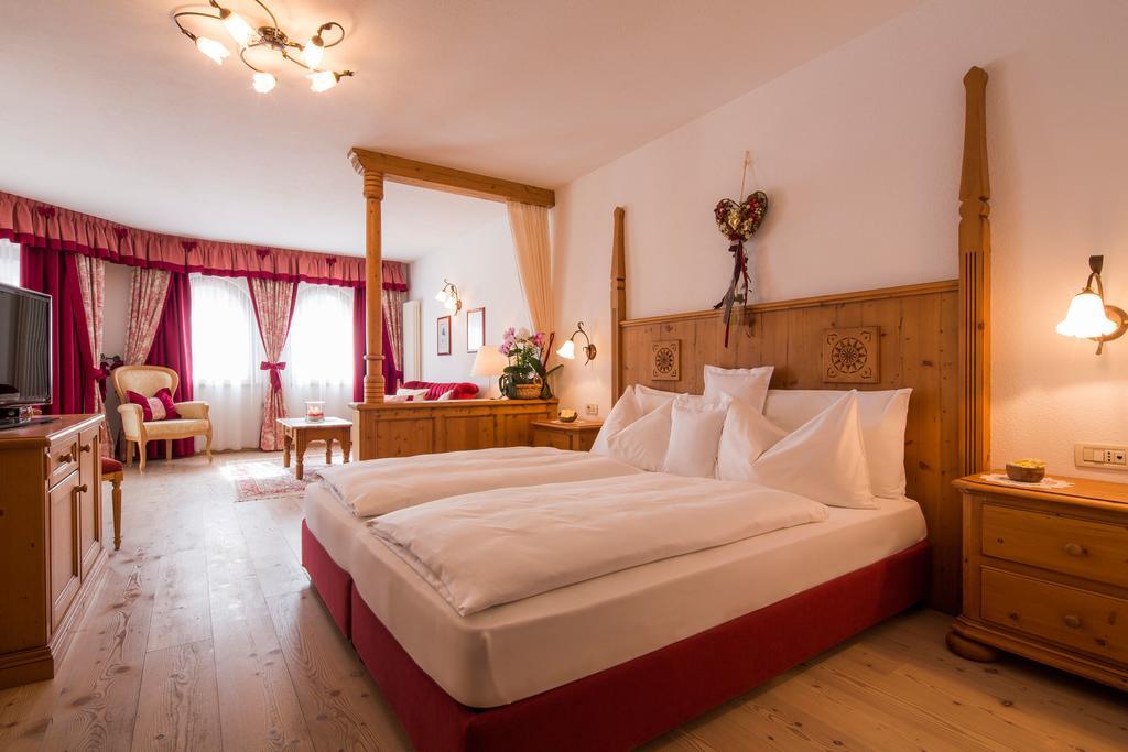 Hotel Table Corvara In Badia Dış mekan fotoğraf